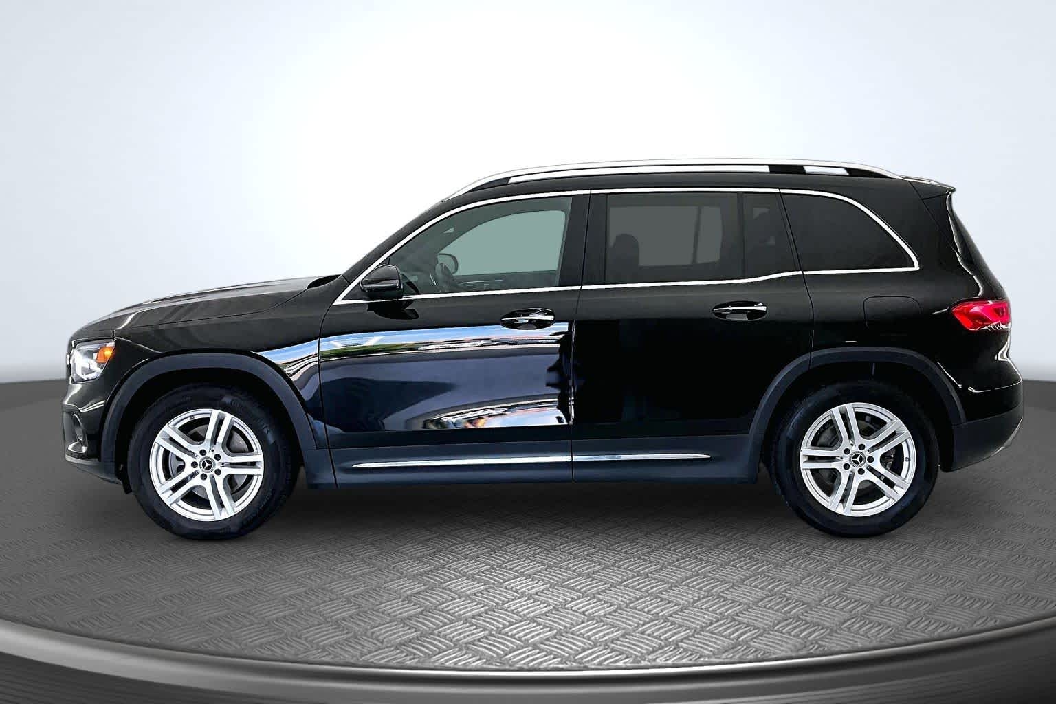 Thumbnail: 2021 Mercedes-Benz GLB - 2