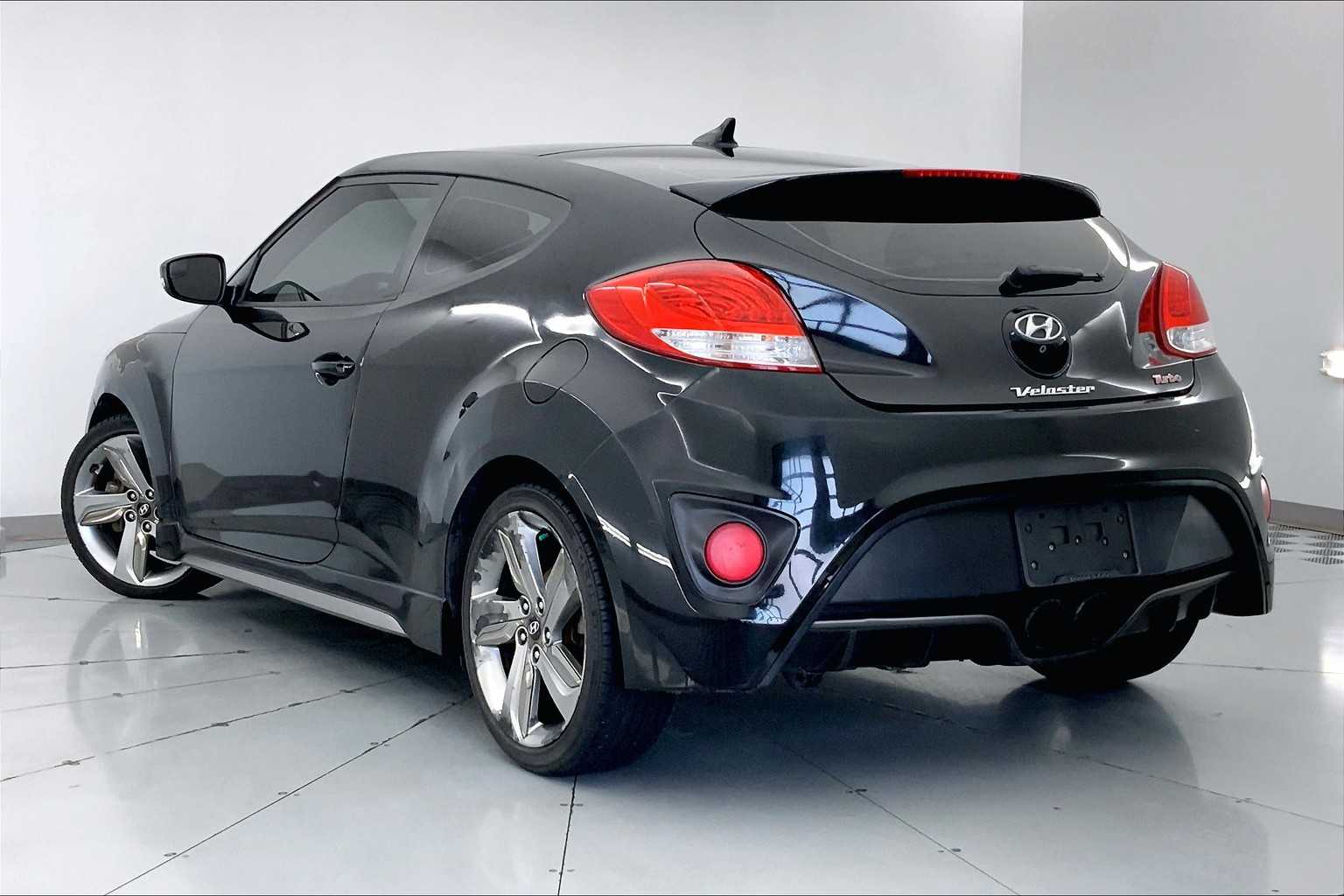 Thumbnail: 2015 Hyundai Veloster - 4