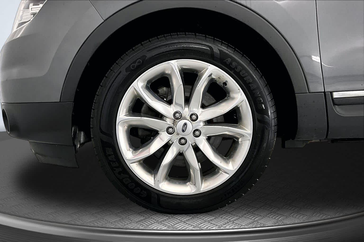 Thumbnail: 2015 Ford Explorer - 8