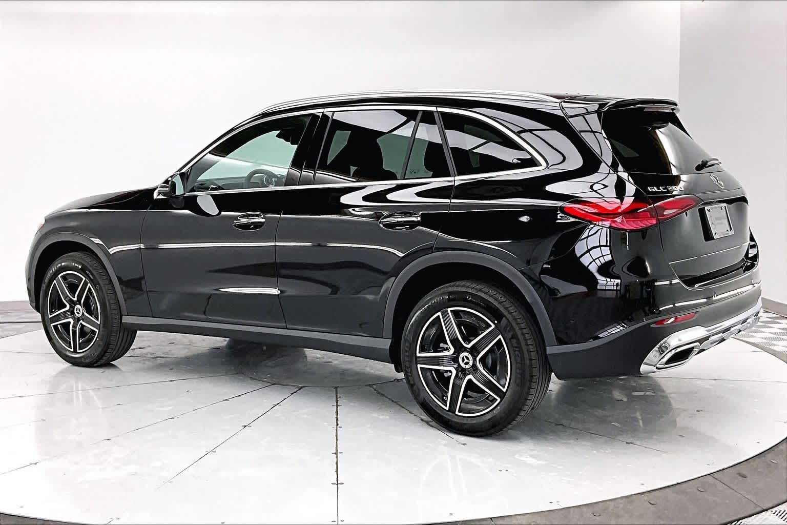 Thumbnail: 2026 Mercedes-Benz GLC - 4