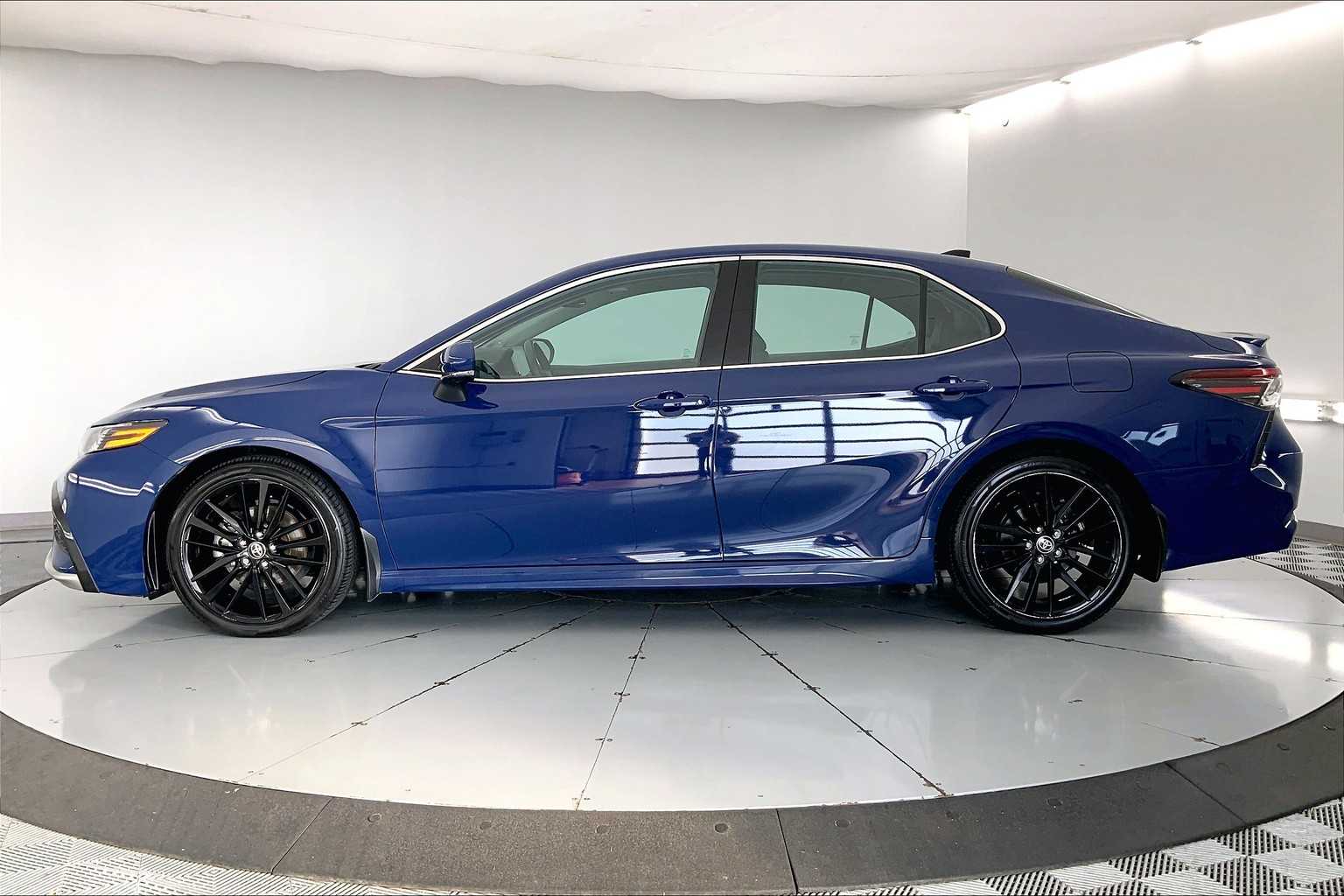 Thumbnail: 2024 Toyota Camry - 3