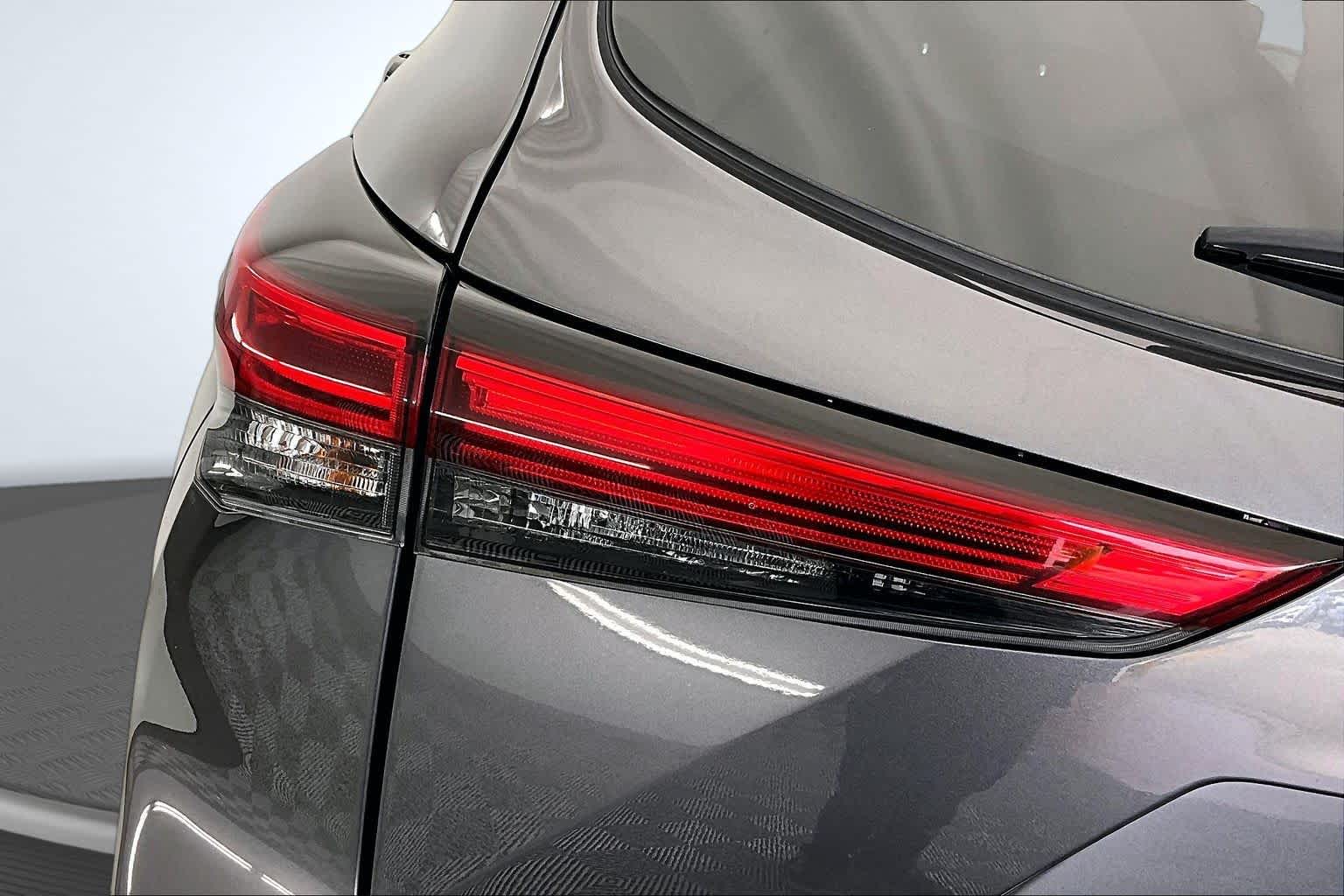 Thumbnail: 2022 Toyota Highlander - 24
