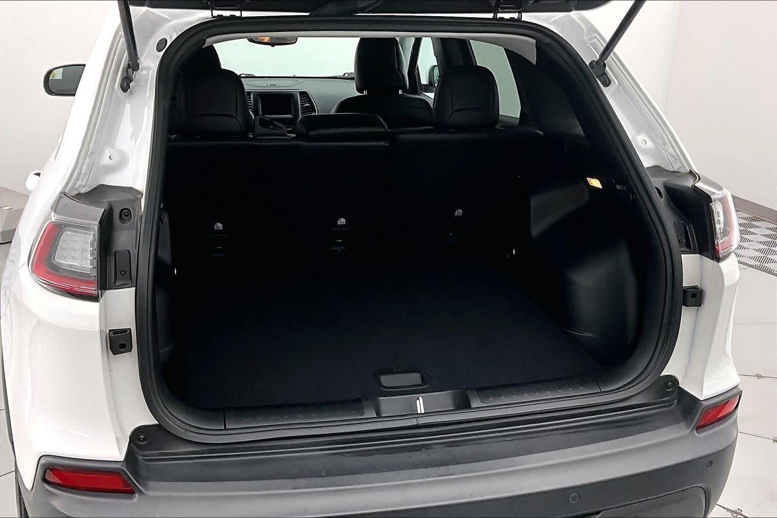 Thumbnail: 2021 Jeep Cherokee - 19