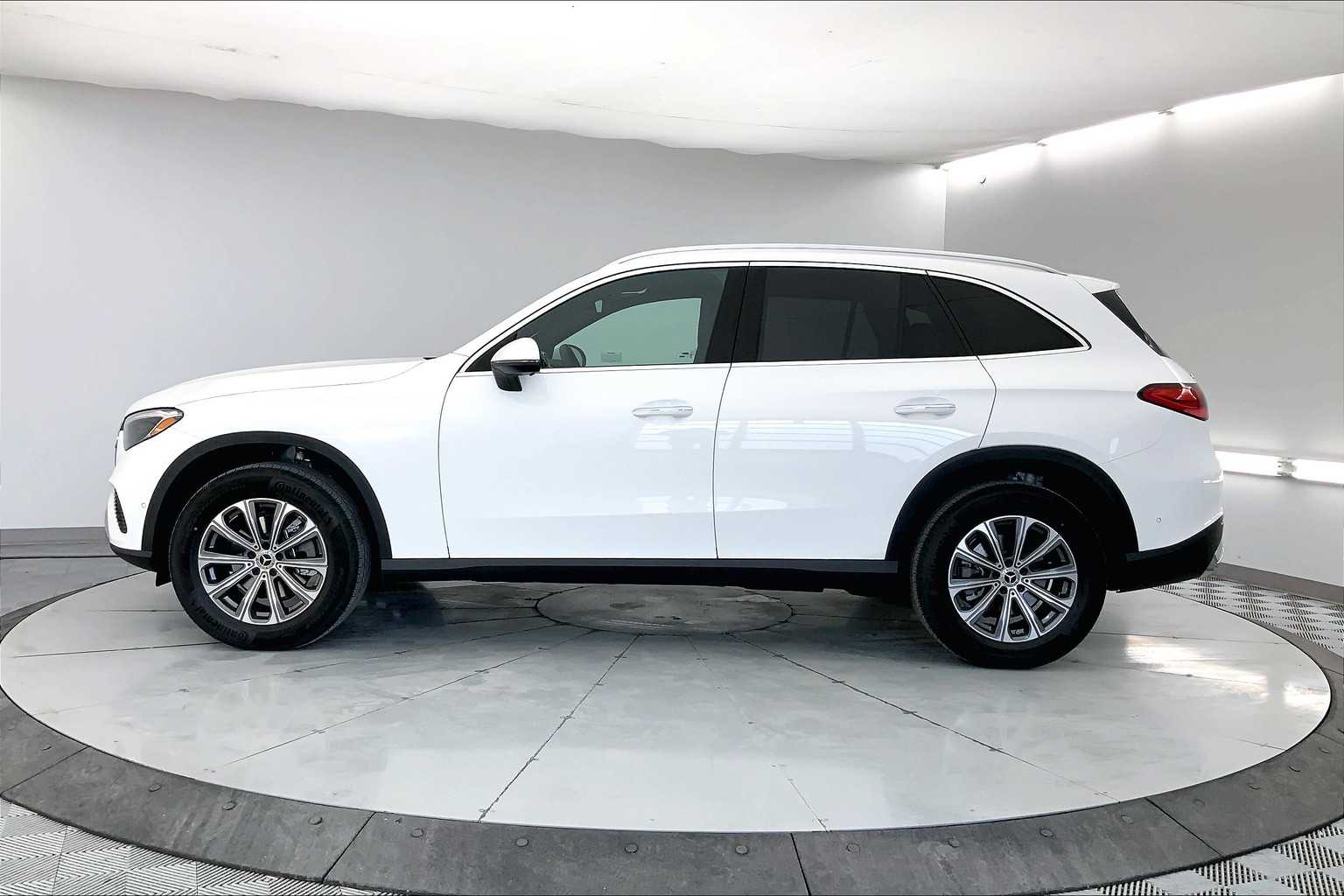 Thumbnail: 2025 Mercedes-Benz GLC - 3