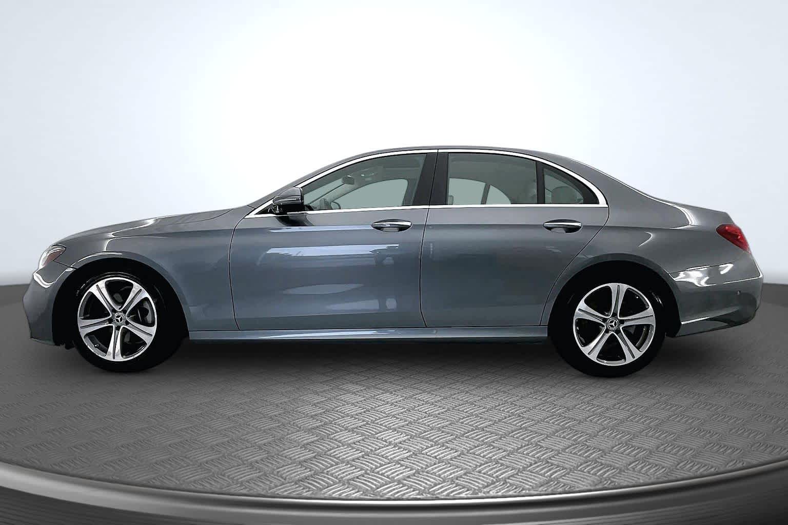 Thumbnail: 2019 Mercedes-Benz E-Class - 3