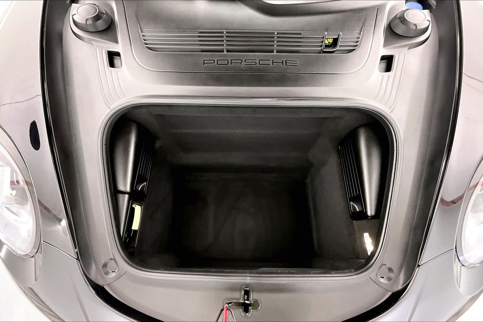 Thumbnail: 2019 Porsche 911 - 9