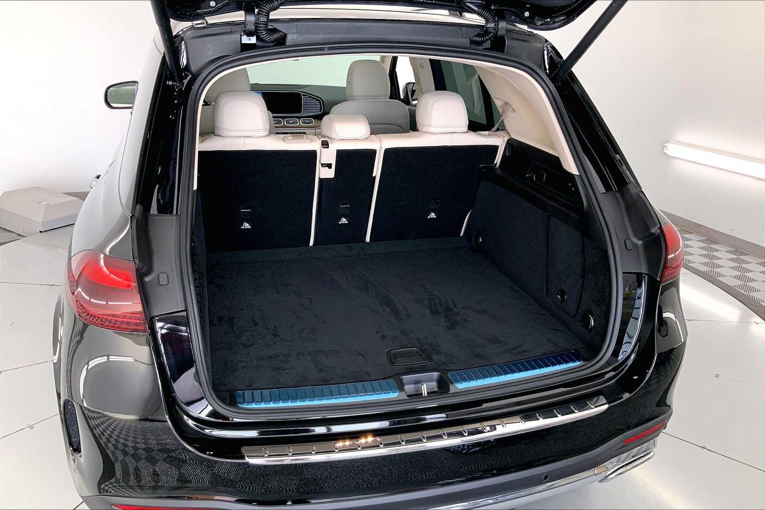 Thumbnail: 2026 Mercedes-Benz GLE - 19