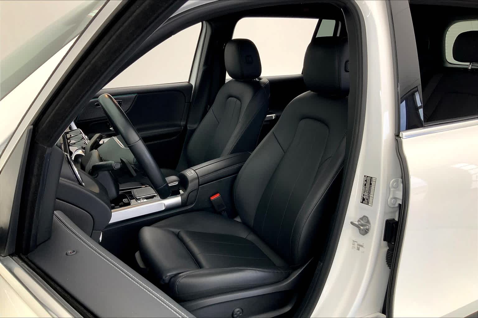 Thumbnail: 2020 Mercedes-Benz GLB - 11