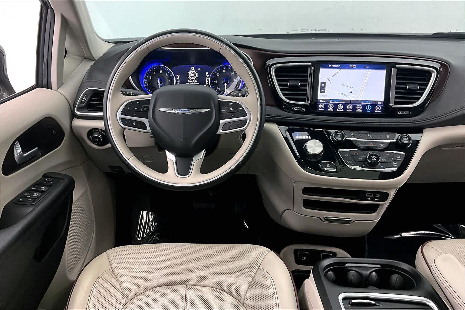 Thumbnail: 2018 Chrysler Pacifica - 15