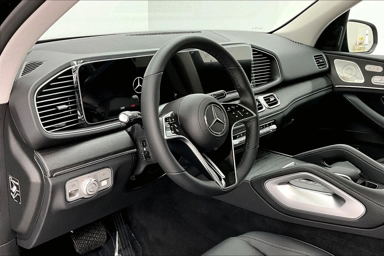 Thumbnail: 2026 Mercedes-Benz GLE - 2