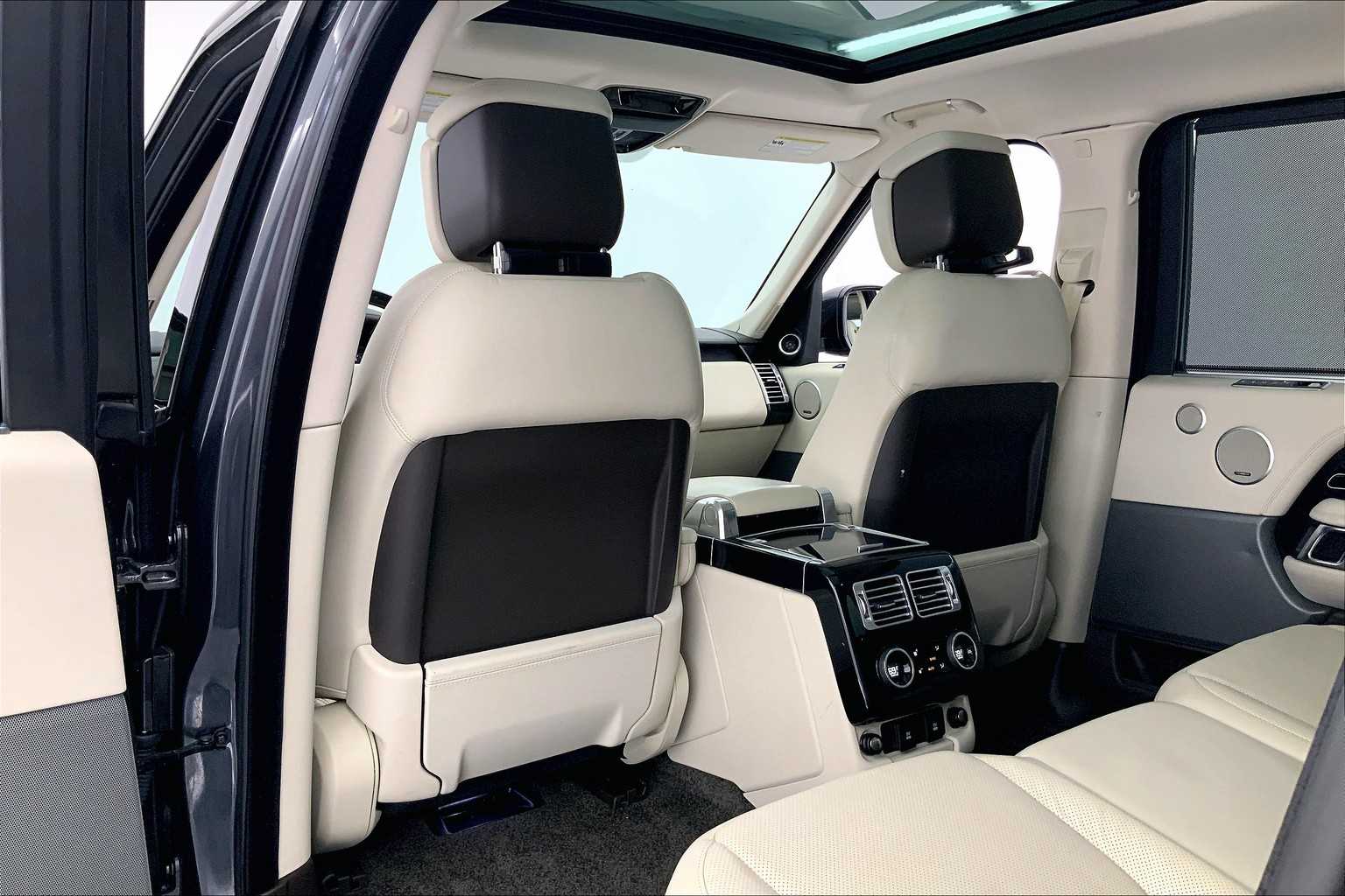 Thumbnail: 2018 Land Rover Range Rover - 12