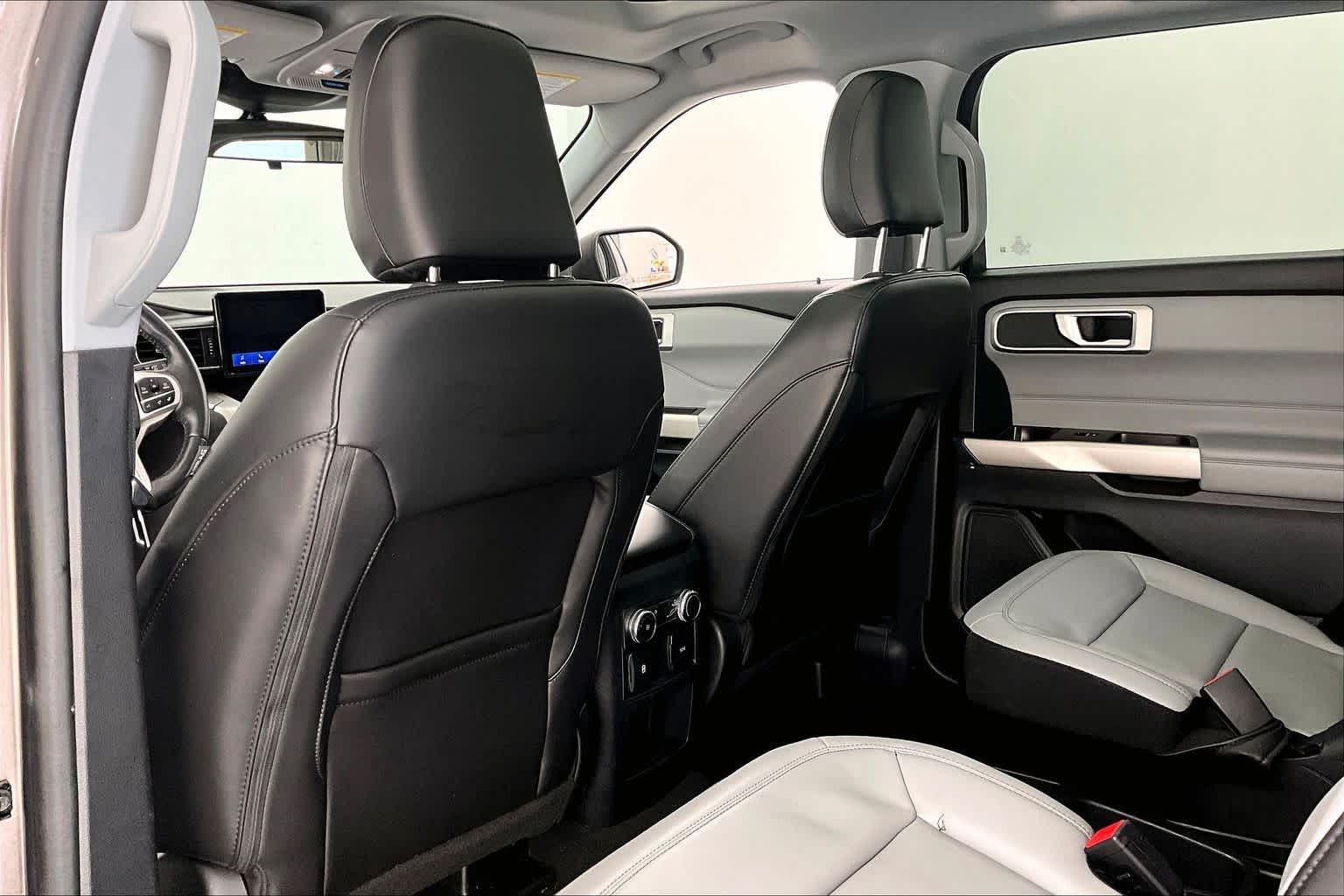 Thumbnail: 2021 Ford Explorer - 11