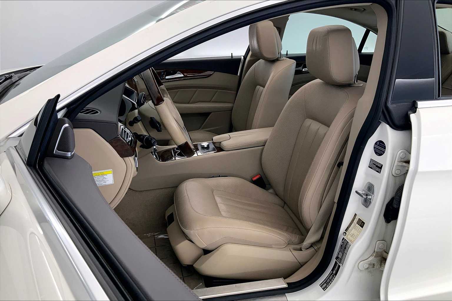 Thumbnail: 2012 Mercedes-Benz CLS - 11