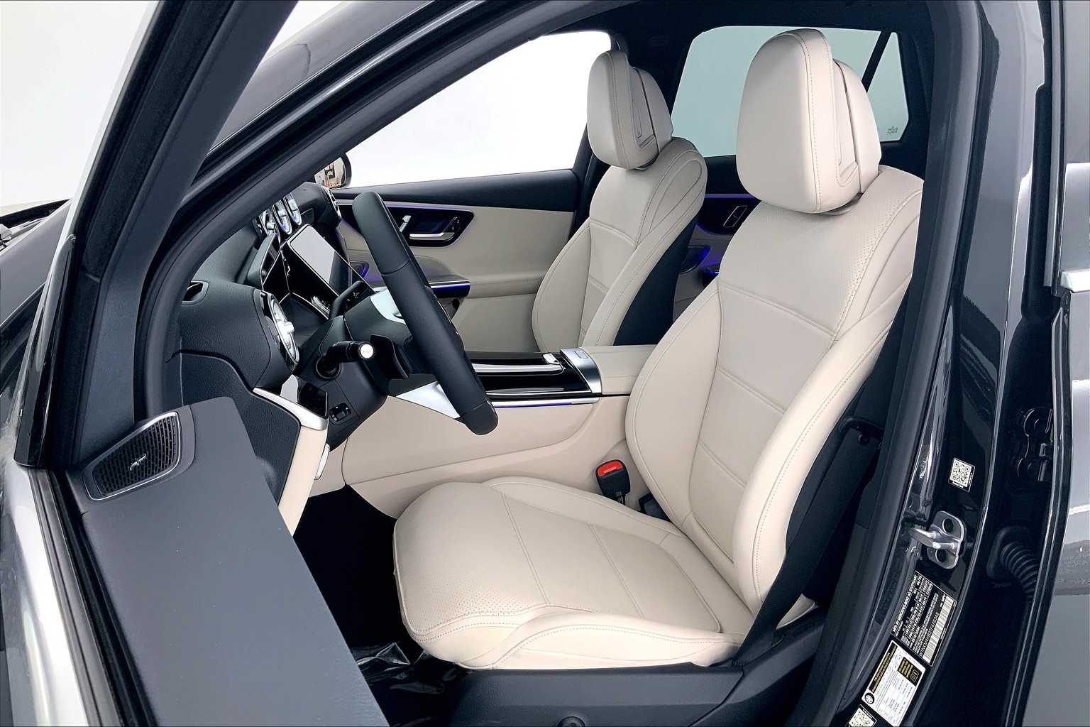 Thumbnail: 2026 Mercedes-Benz GLC - 11