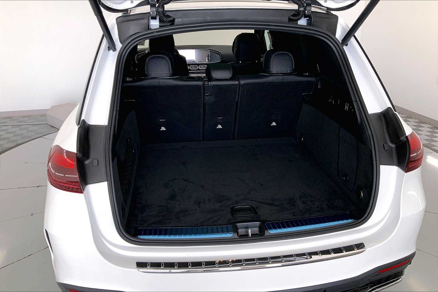 Thumbnail: 2026 Mercedes-Benz GLE - 19