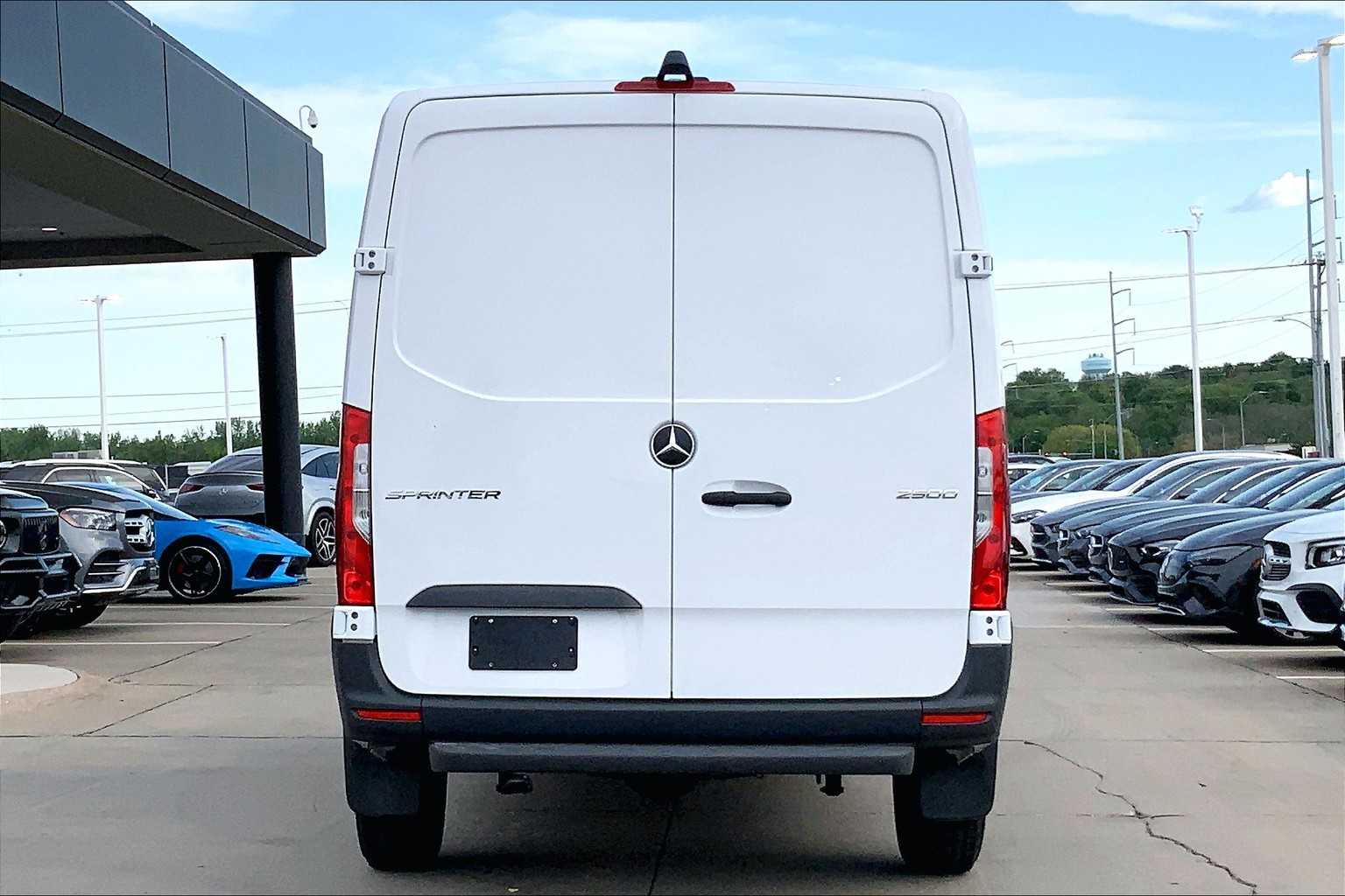 Thumbnail: 2025 Mercedes-Benz Sprinter - 5