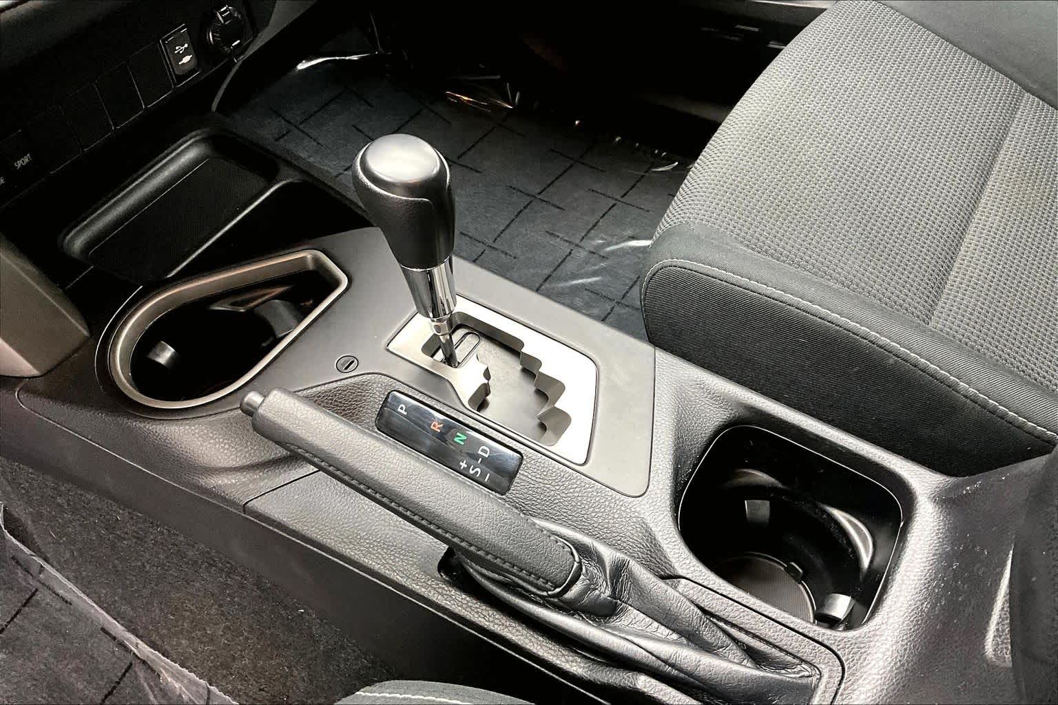 Thumbnail: 2018 Toyota RAV4 - 17