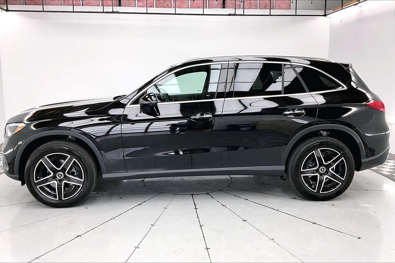 Thumbnail: 2026 Mercedes-Benz GLC - 3