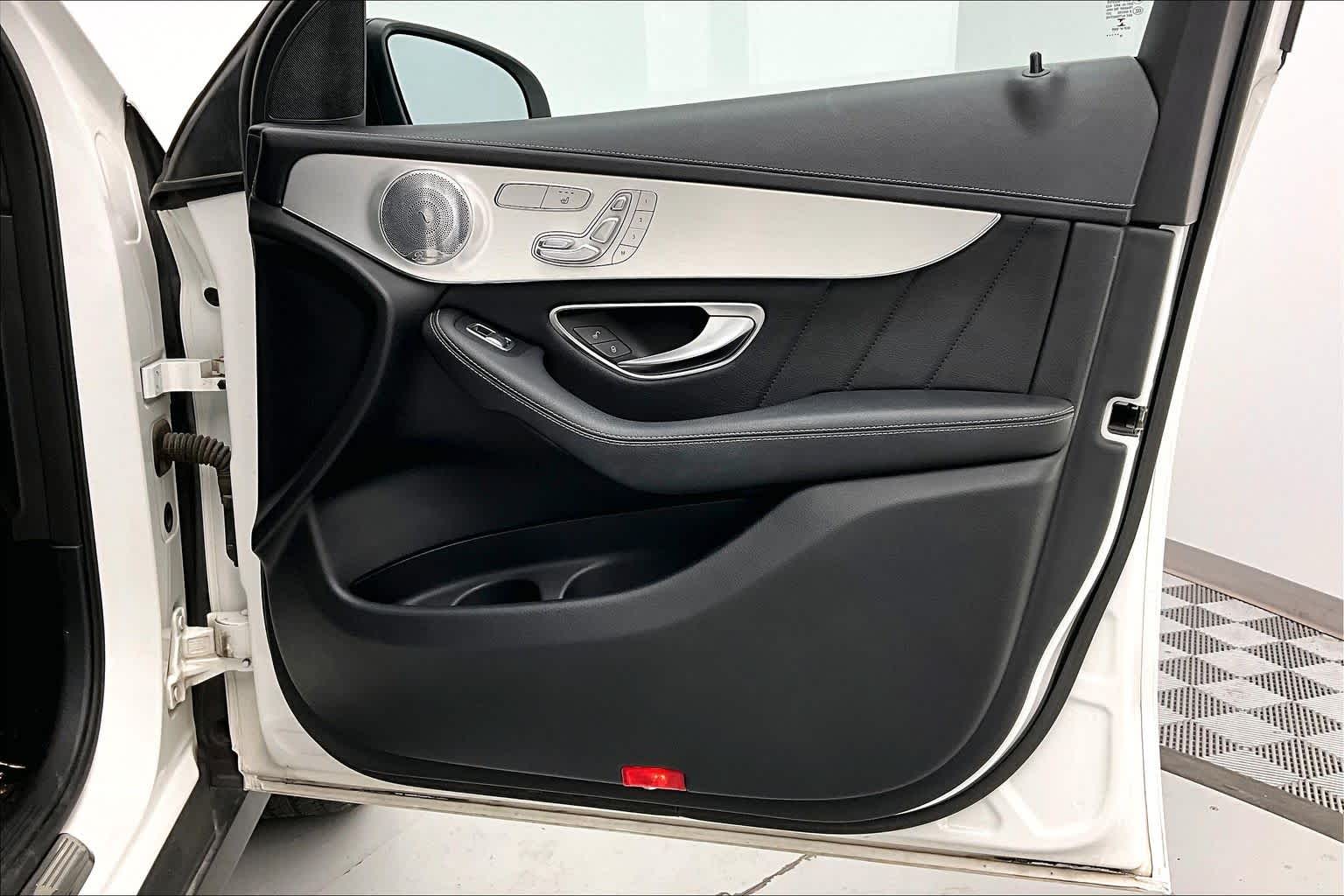 Thumbnail: 2017 Mercedes-Benz GLC - 24