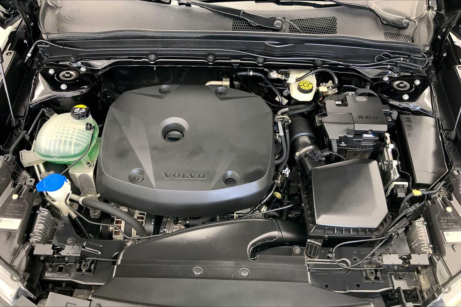 Thumbnail: 2020 Volvo XC40 - 9
