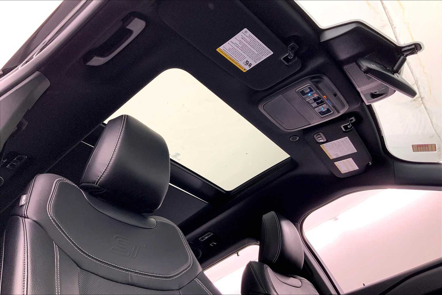 Thumbnail: 2023 Ford Explorer - 22