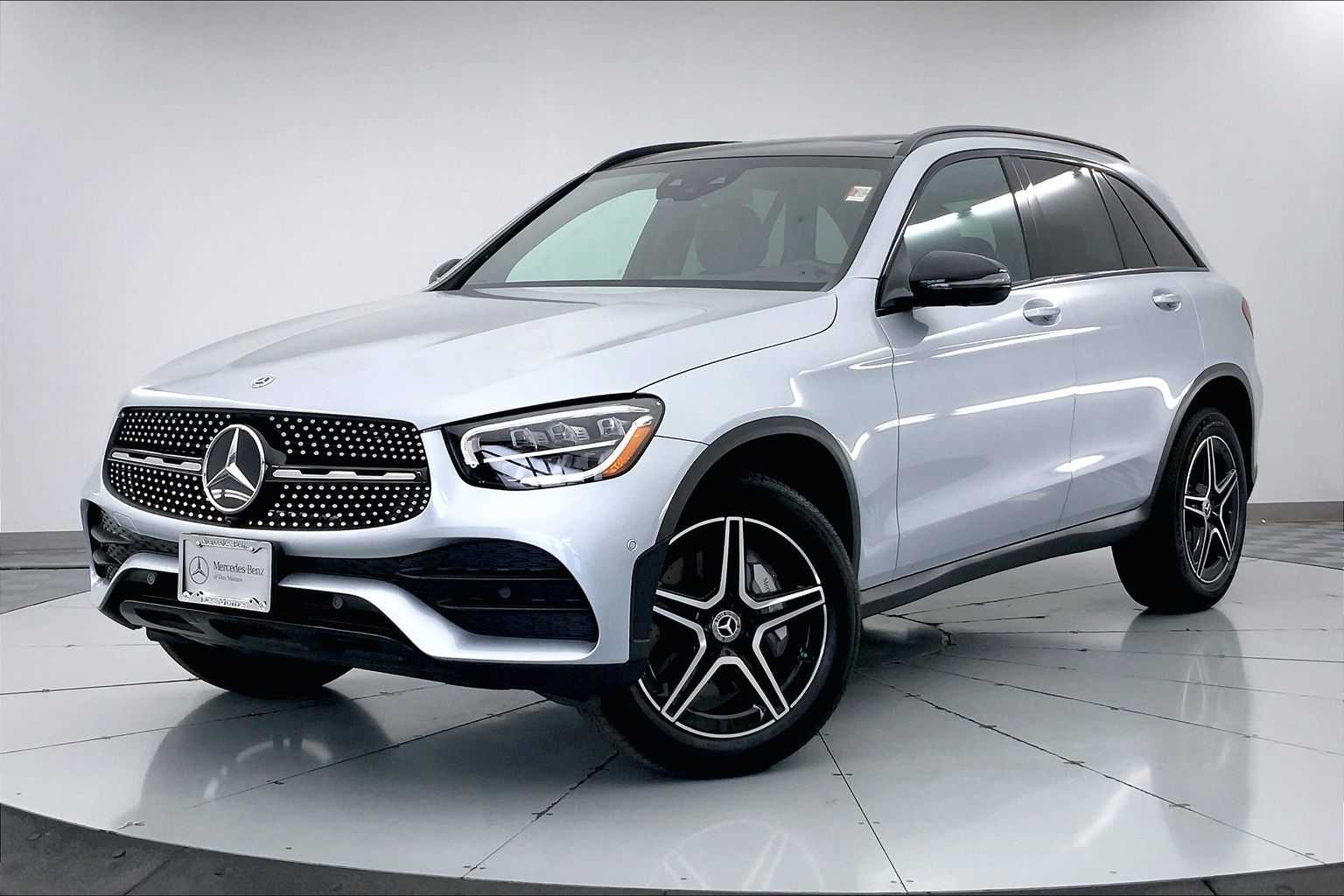 Thumbnail: 2022 Mercedes-Benz GLC - 1