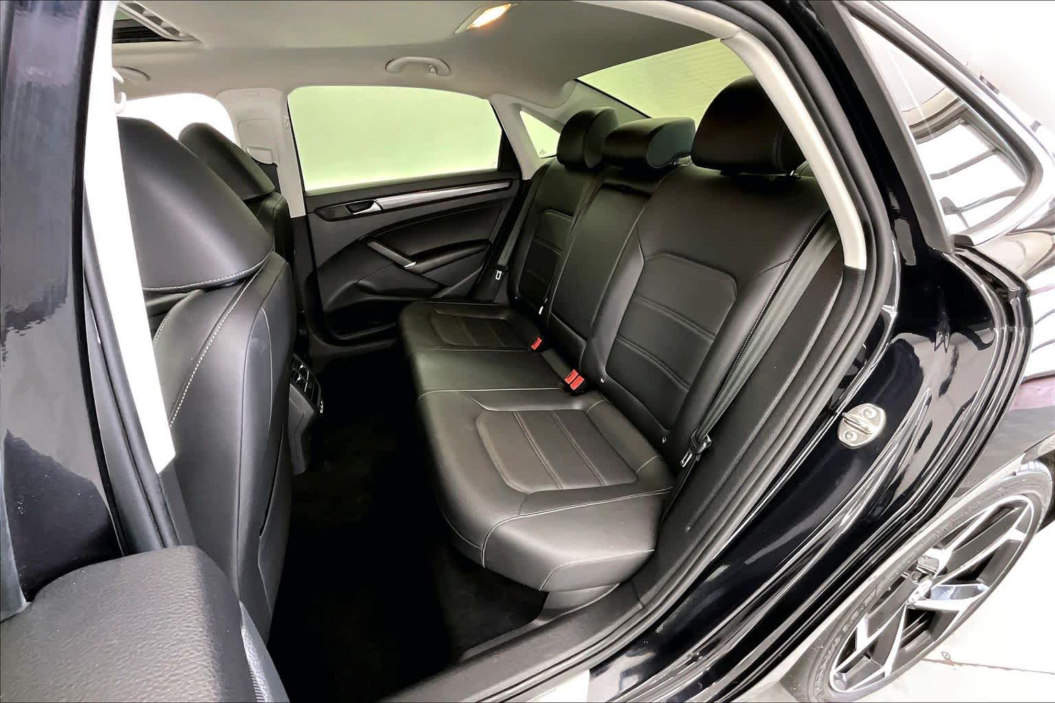 Thumbnail: 2020 Volkswagen Passat - 13