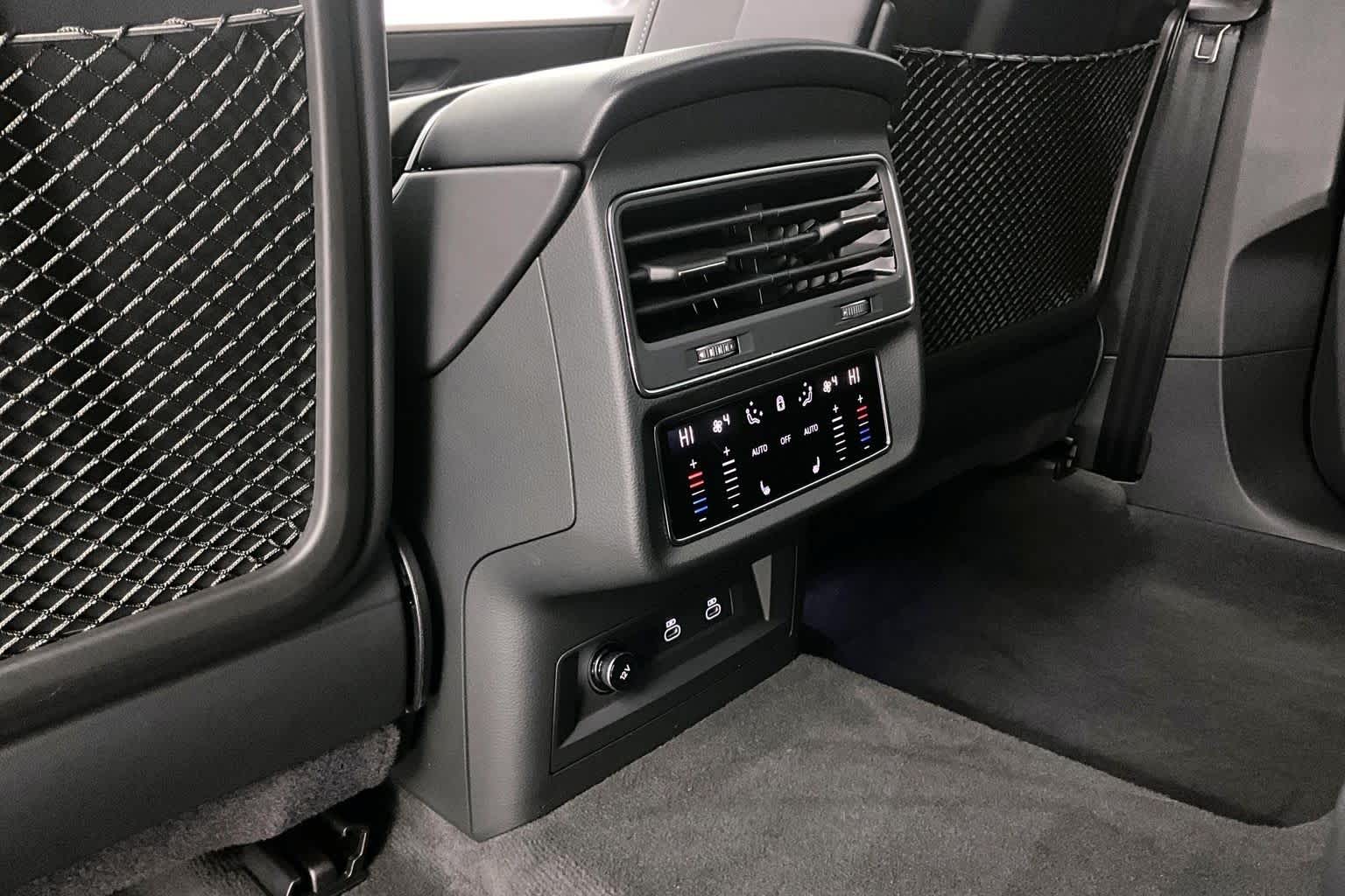 Thumbnail: 2024 Audi Q7 - 29