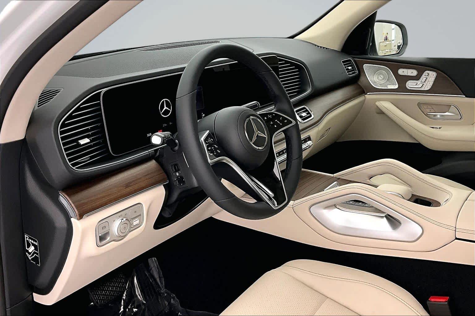 Thumbnail: 2026 Mercedes-Benz GLE - 2