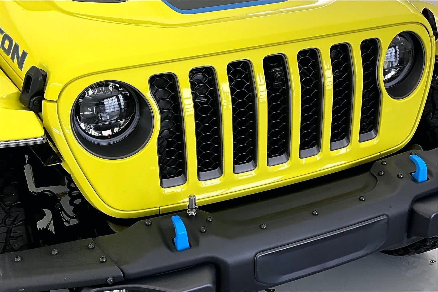 Thumbnail: 2023 Jeep Wrangler - 25