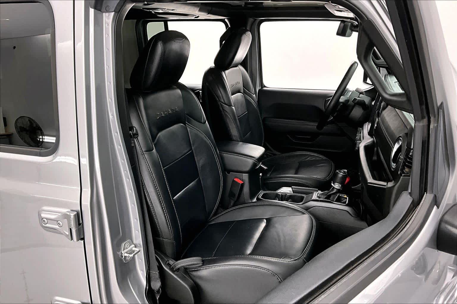 Thumbnail: 2018 Jeep Wrangler - 14