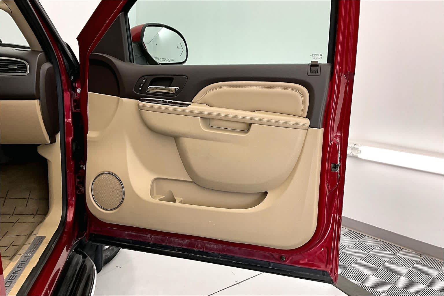 Thumbnail: 2012 GMC Yukon XL - 24