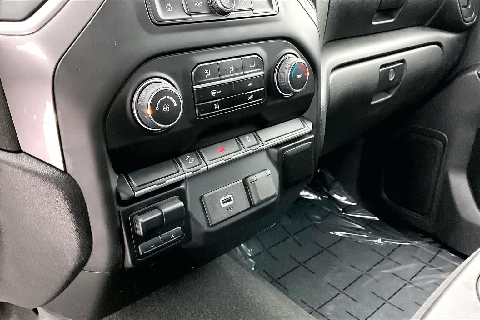 Thumbnail: 2019 Chevrolet Silverado 1500 - 27