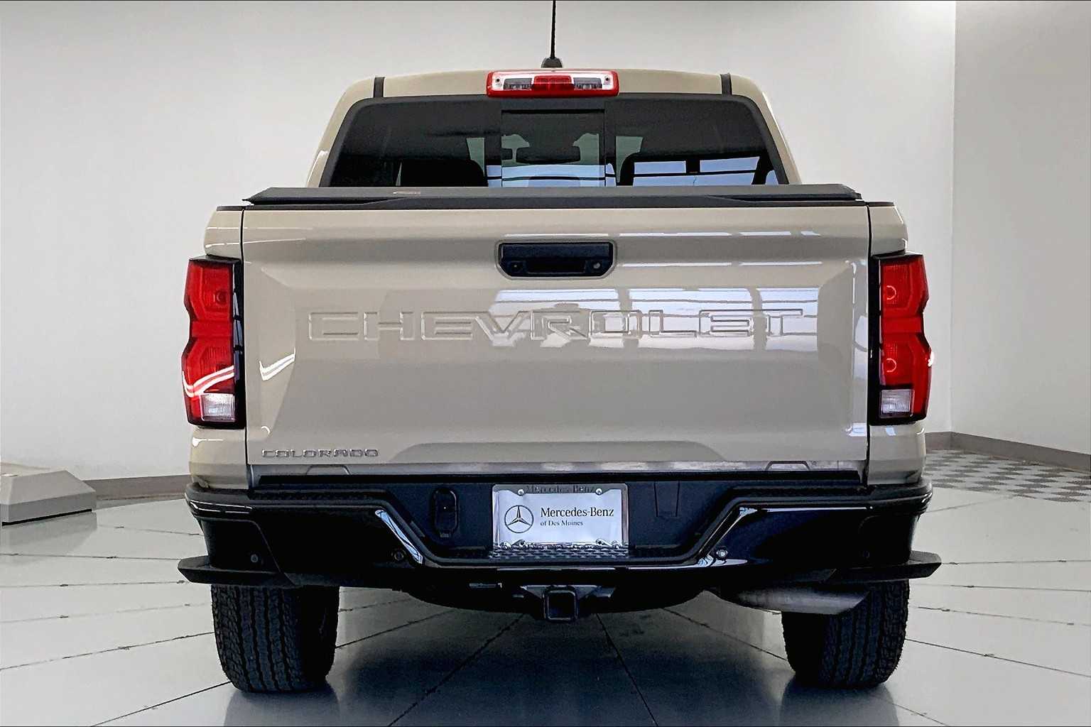 Thumbnail: 2024 Chevrolet Colorado - 5