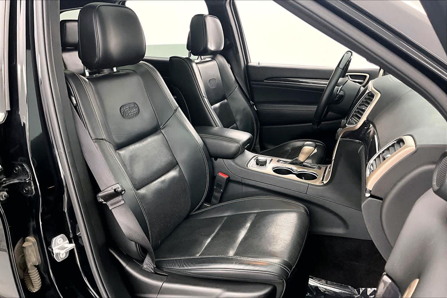 Thumbnail: 2017 Jeep Grand Cherokee - 14