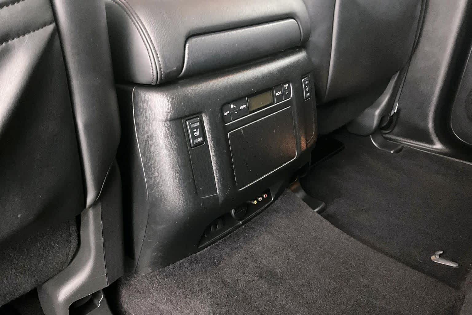 Thumbnail: 2013 INFINITI QX56 - 28