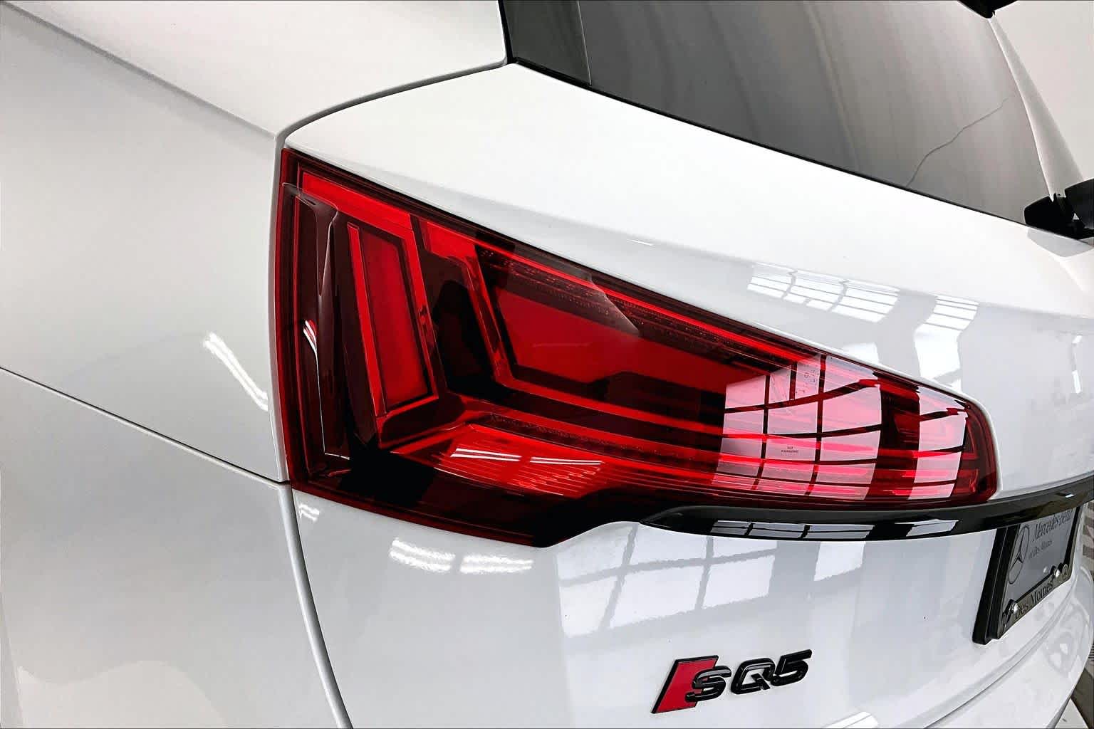 Thumbnail: 2024 Audi SQ5 - 24