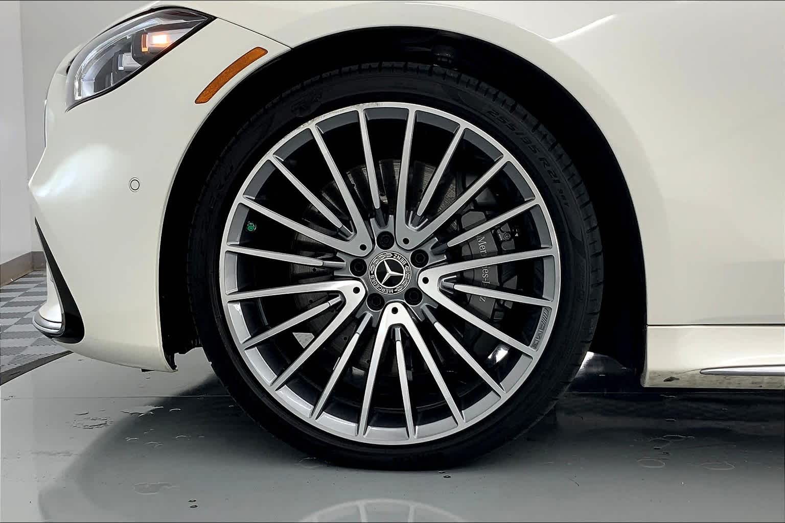 Thumbnail: 2022 Mercedes-Benz S-Class - 8