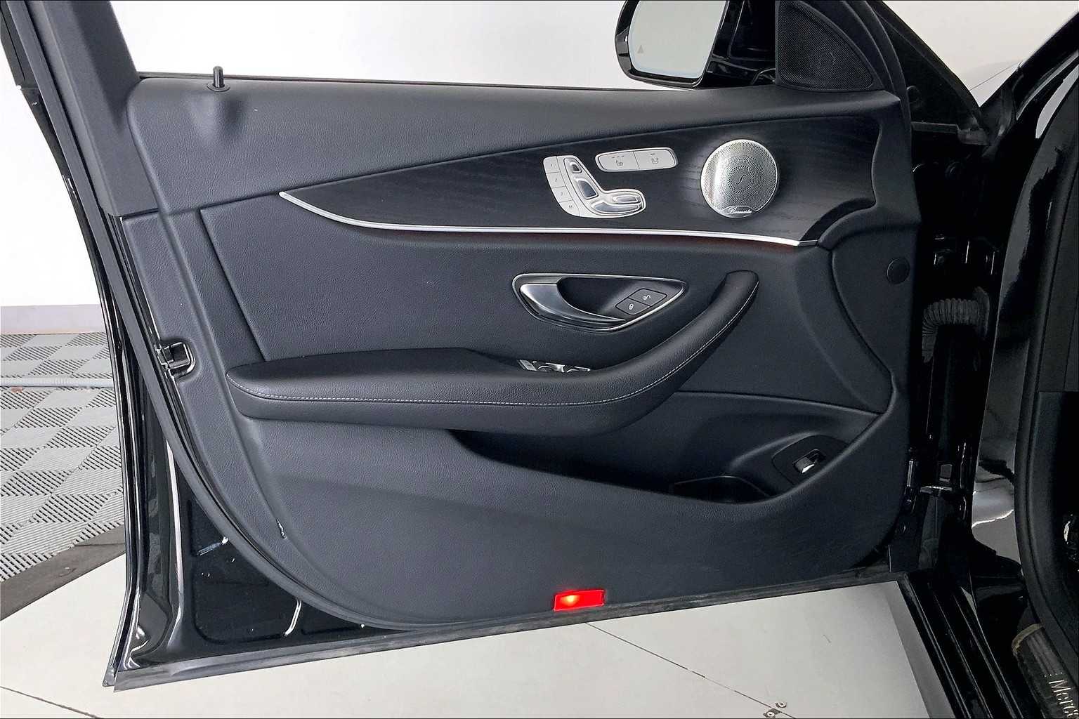 Thumbnail: 2019 Mercedes-Benz E-Class - 23
