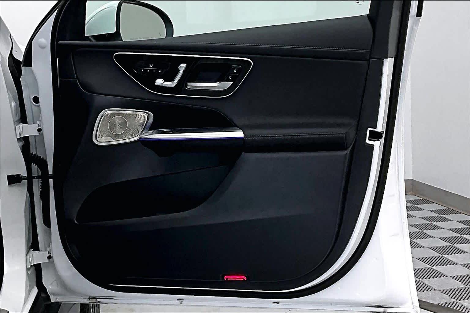 Thumbnail: 2025 Mercedes-Benz GLC - 24