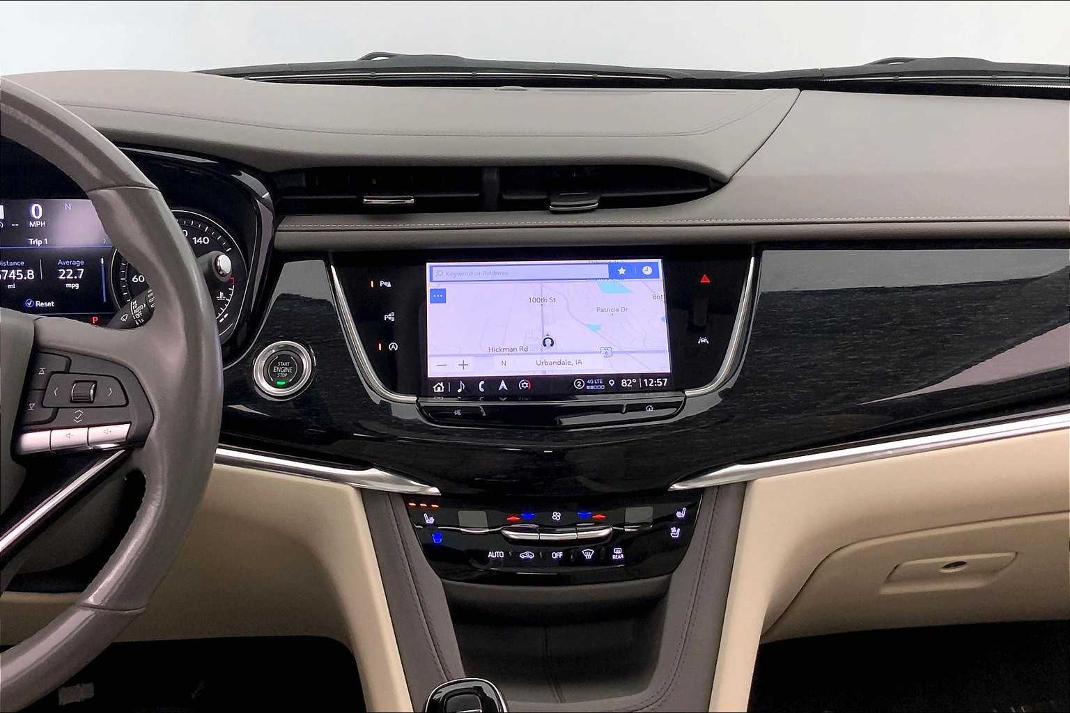 Thumbnail: 2022 Cadillac XT6 - 16