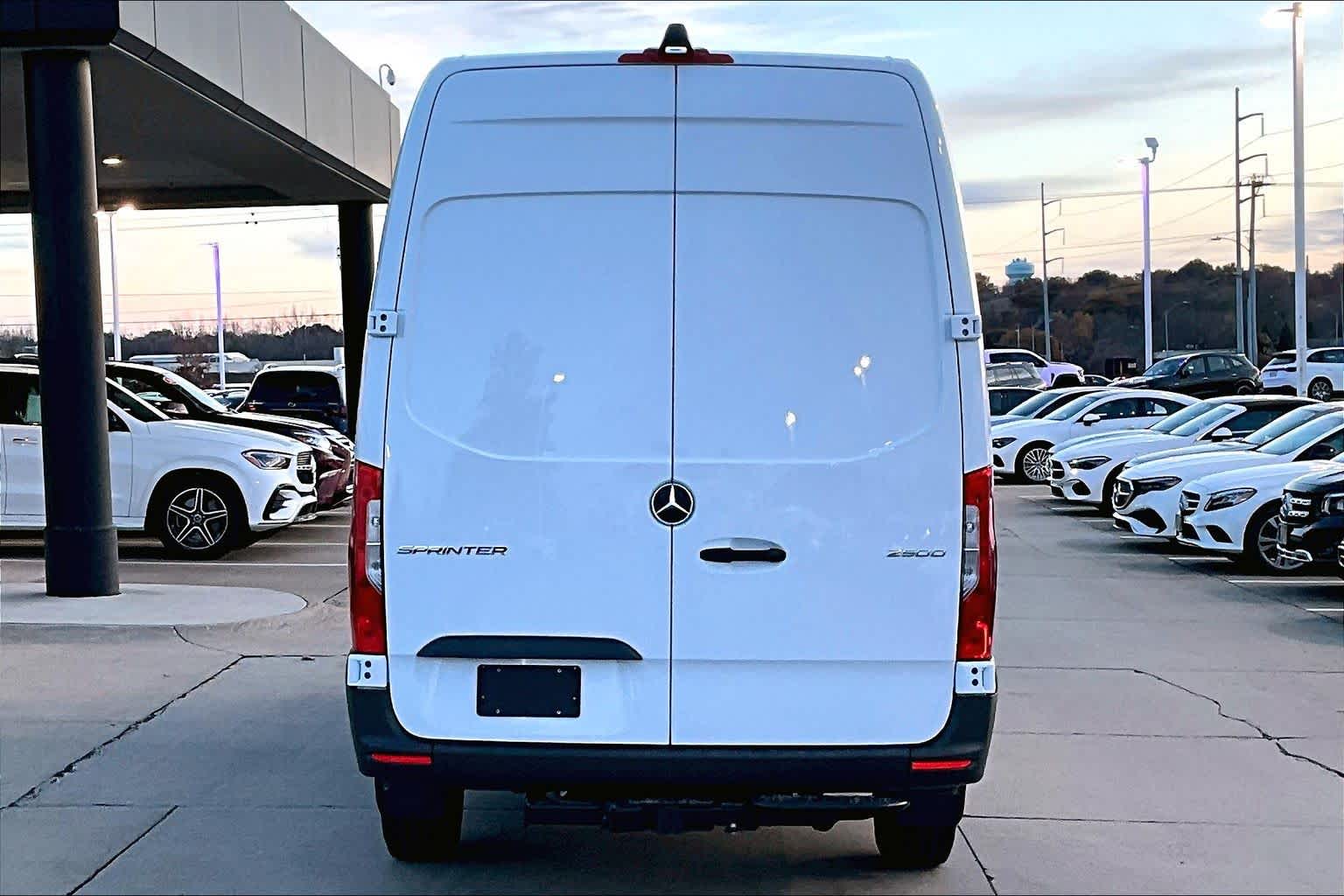 Thumbnail: 2026 Mercedes-Benz Sprinter - 5