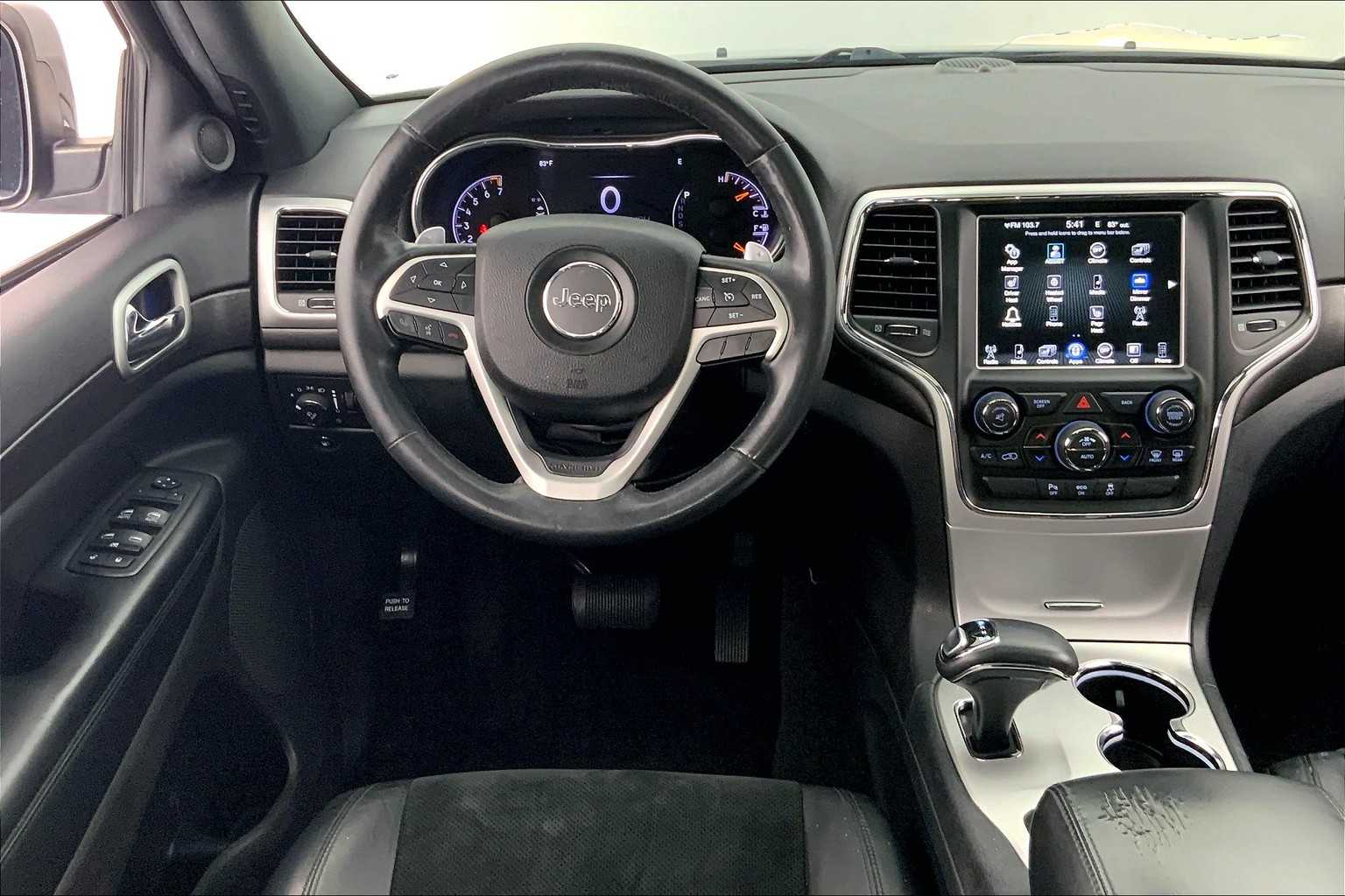 Thumbnail: 2015 Jeep Grand Cherokee - 15
