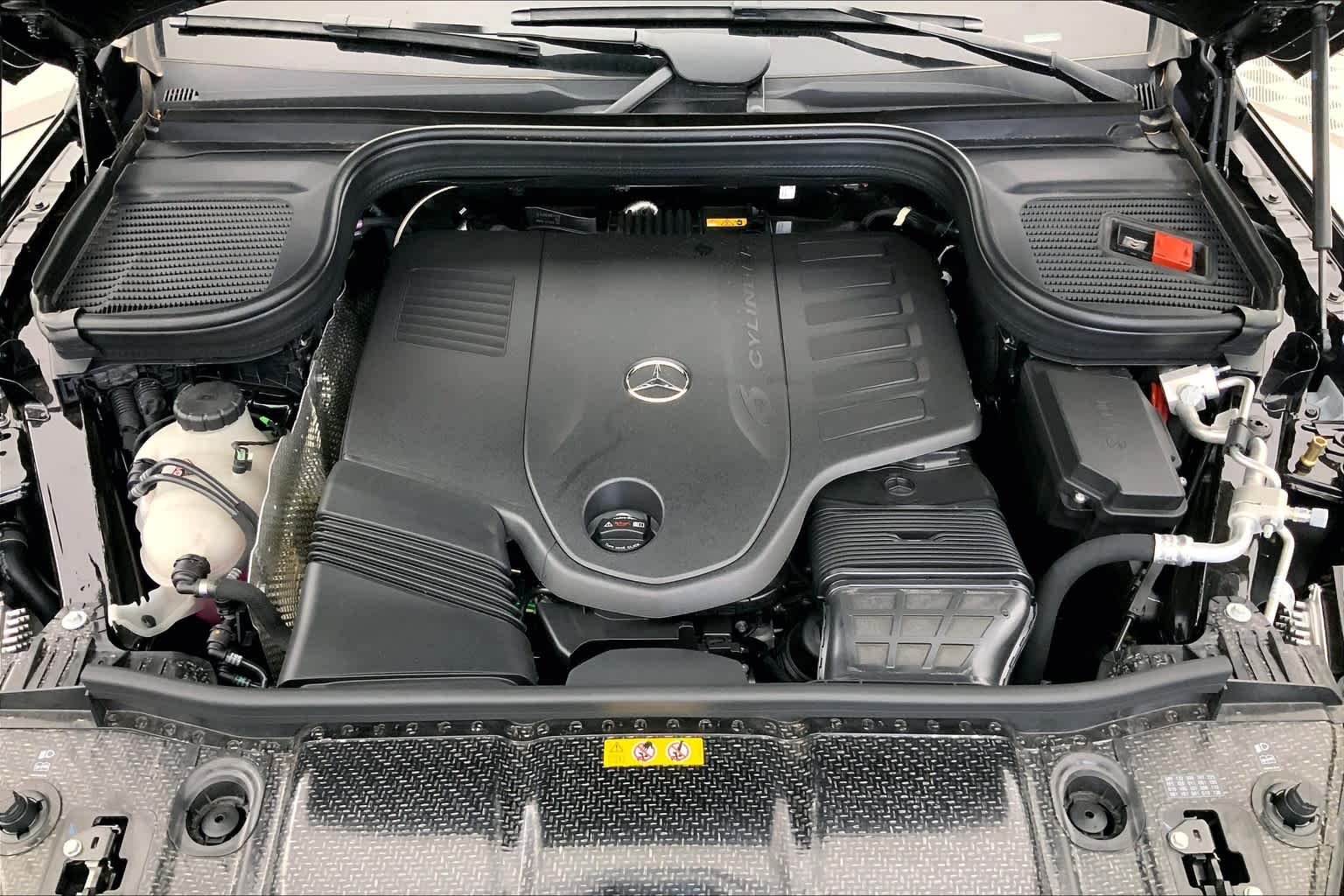 2025 Mercedes-Benz GLS 450 4MATIC 9