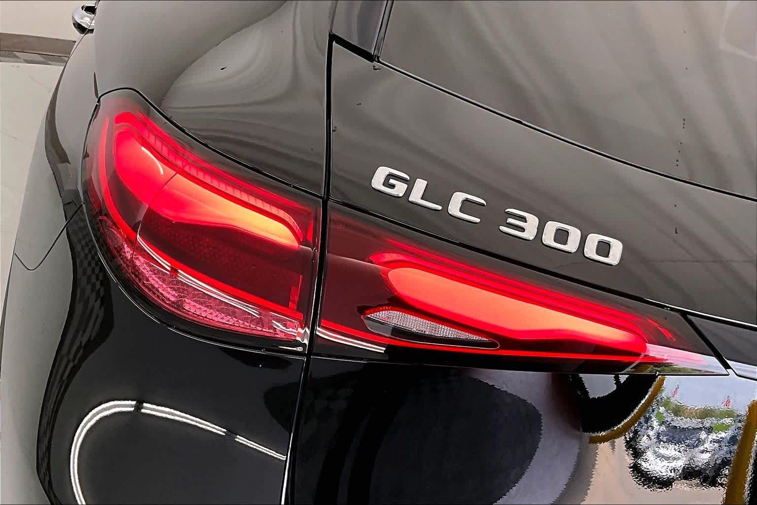 Thumbnail: 2023 Mercedes-Benz GLC - 25