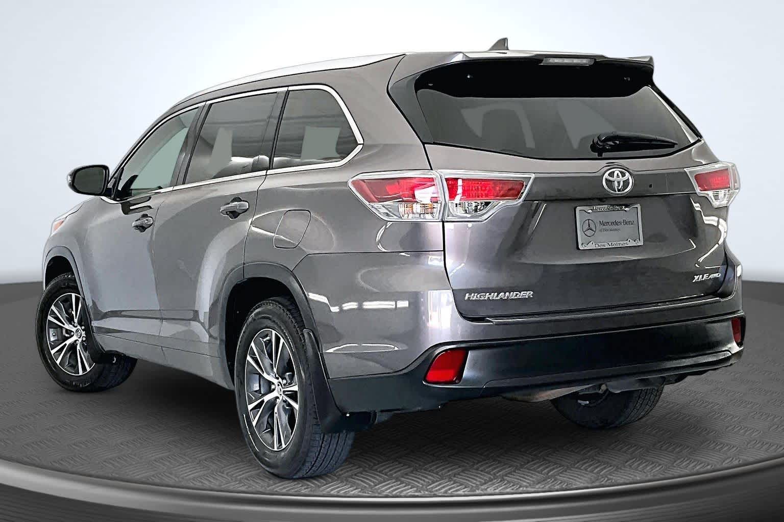 Thumbnail: 2016 Toyota Highlander - 4