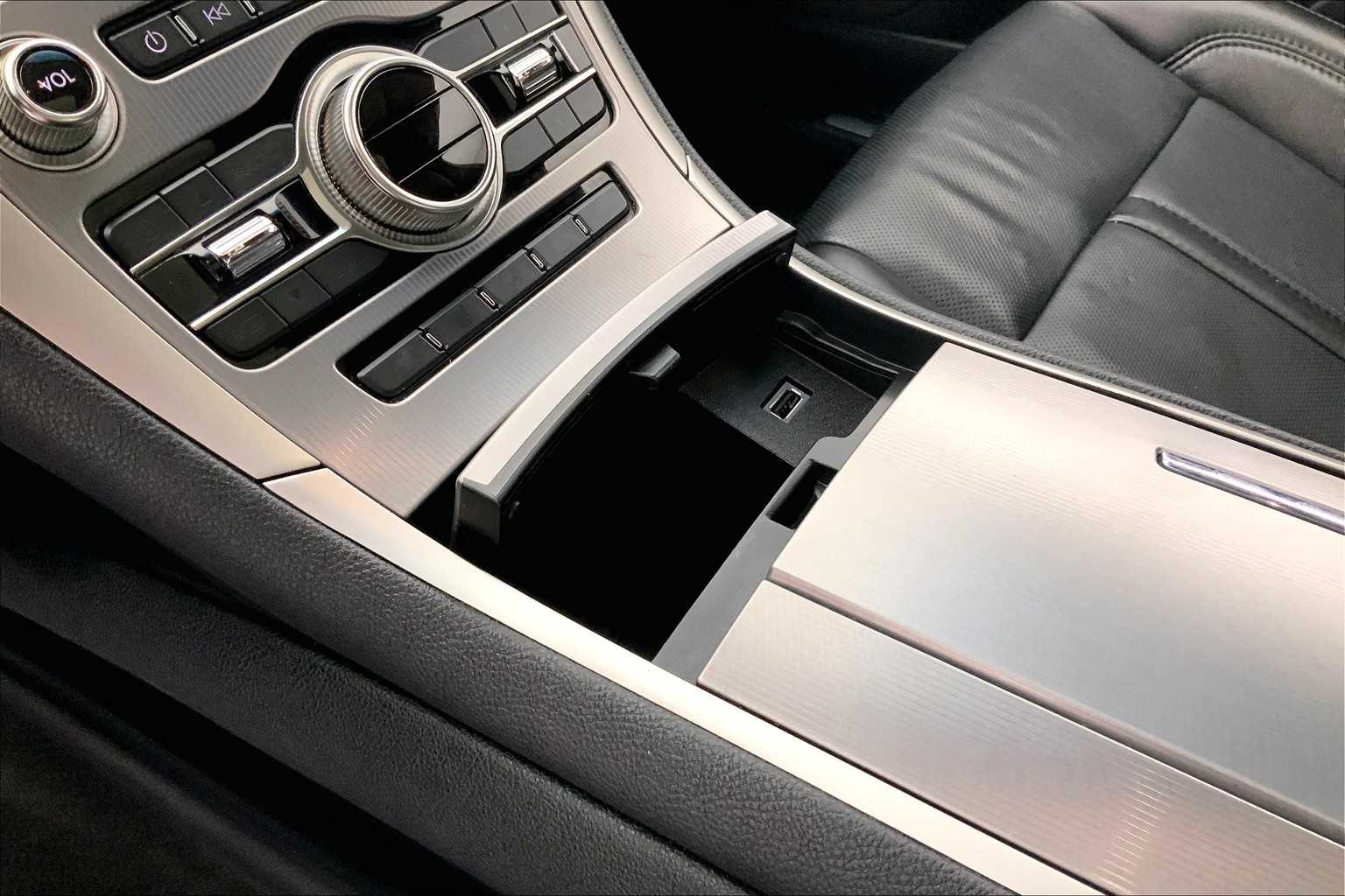 Thumbnail: 2020 Lincoln MKZ - 27