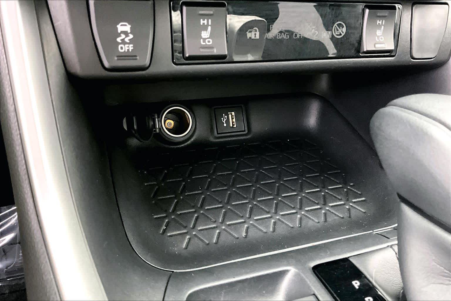 Thumbnail: 2023 Toyota RAV4 - 27