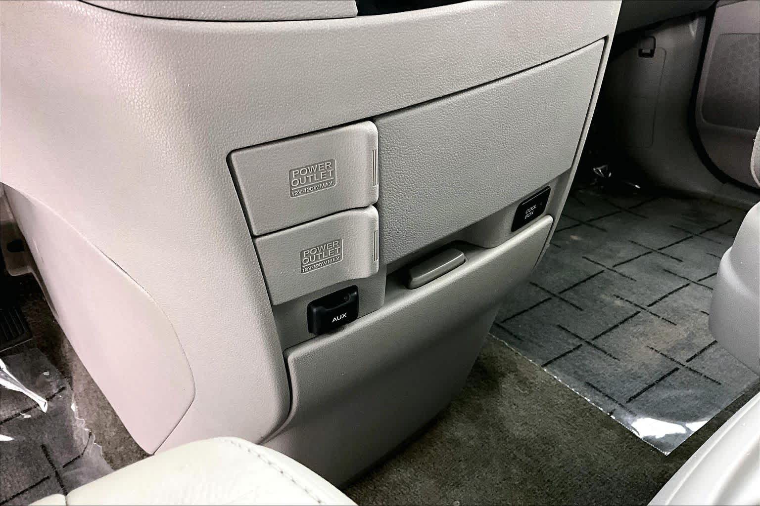 Thumbnail: 2011 Honda Odyssey - 27