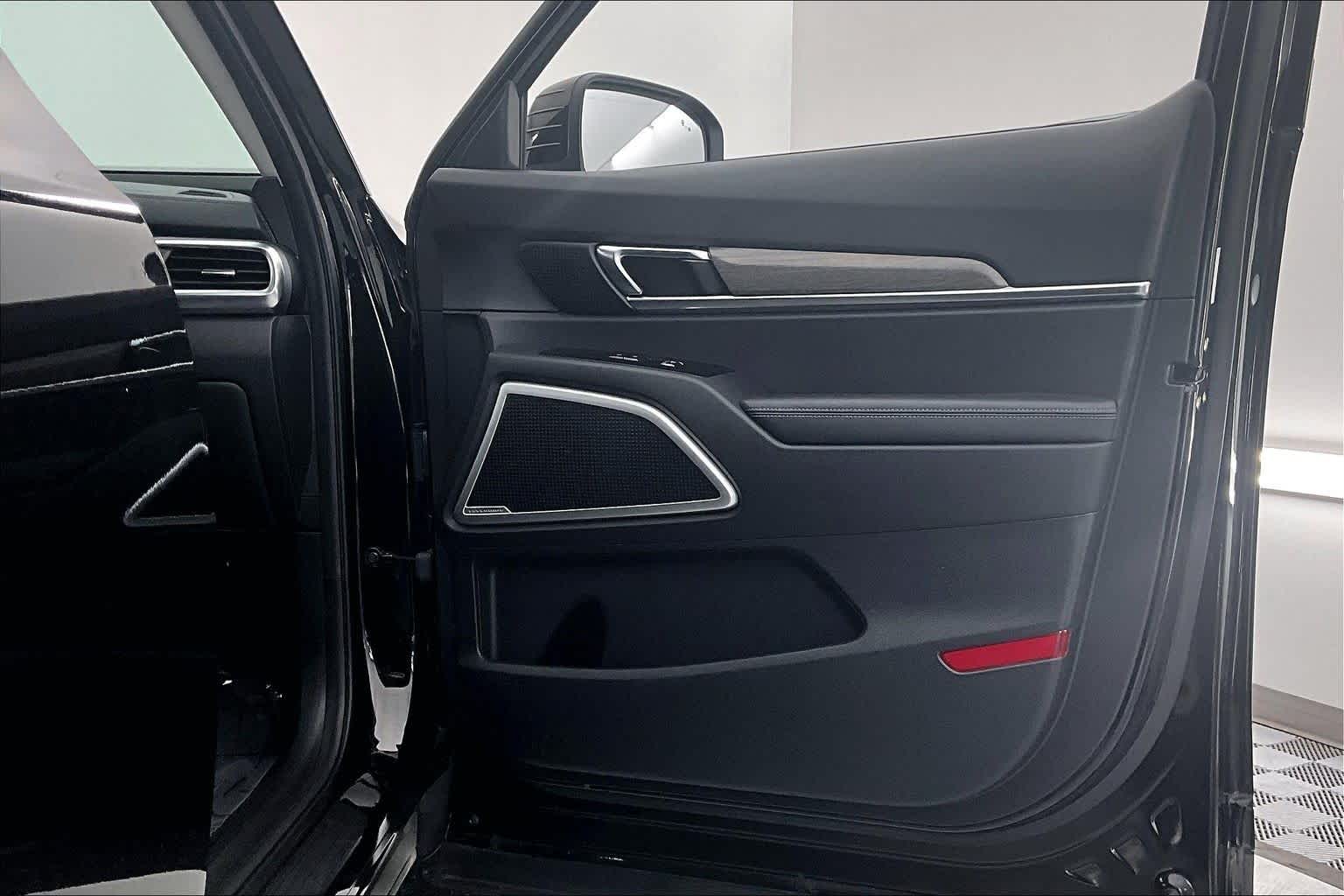 Thumbnail: 2021 Kia Telluride - 24